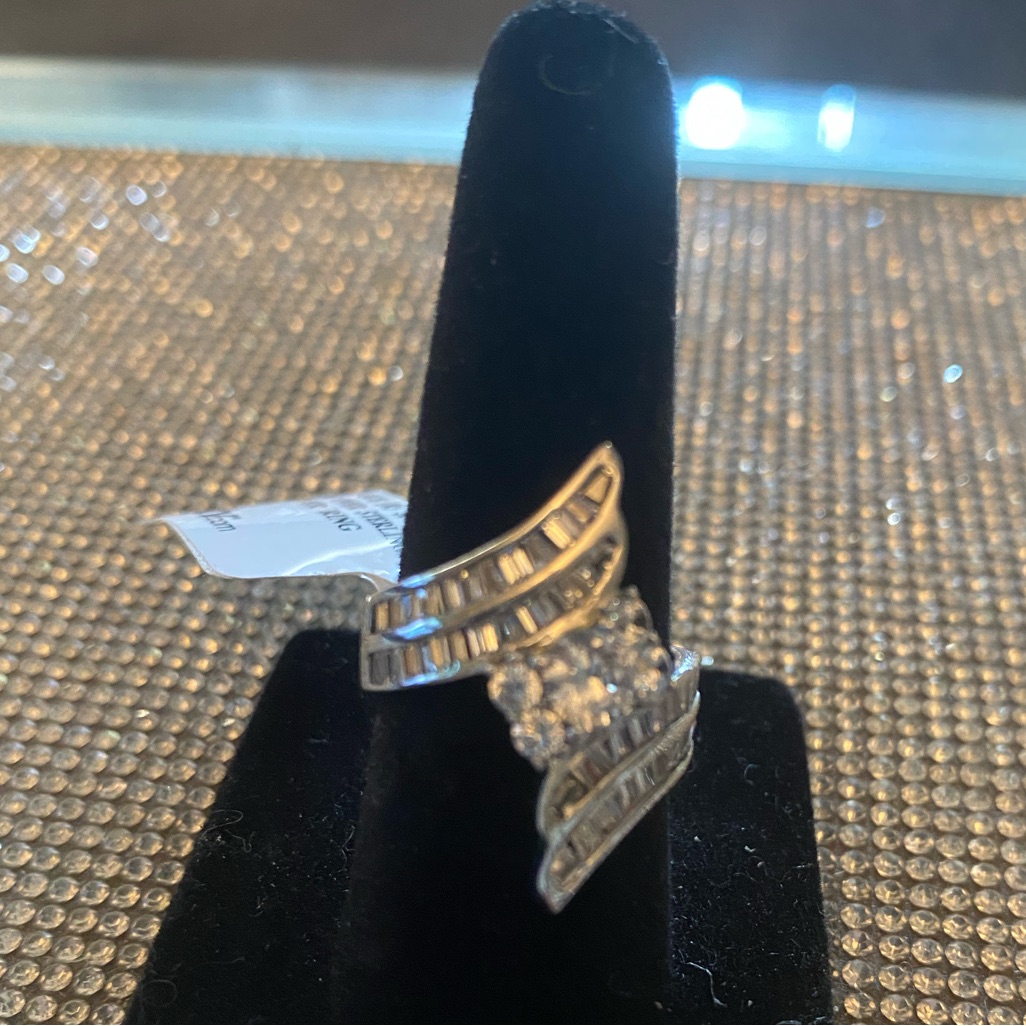 Bella Luce (R) 5.40ctw Rhodium Over Sterling Silver Ring